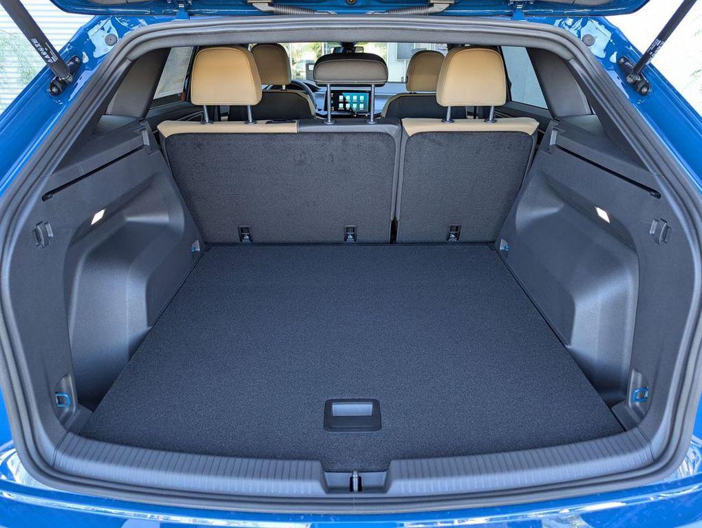 new 2026 Volkswagen Atlas Cross Sport car, priced at $40,080