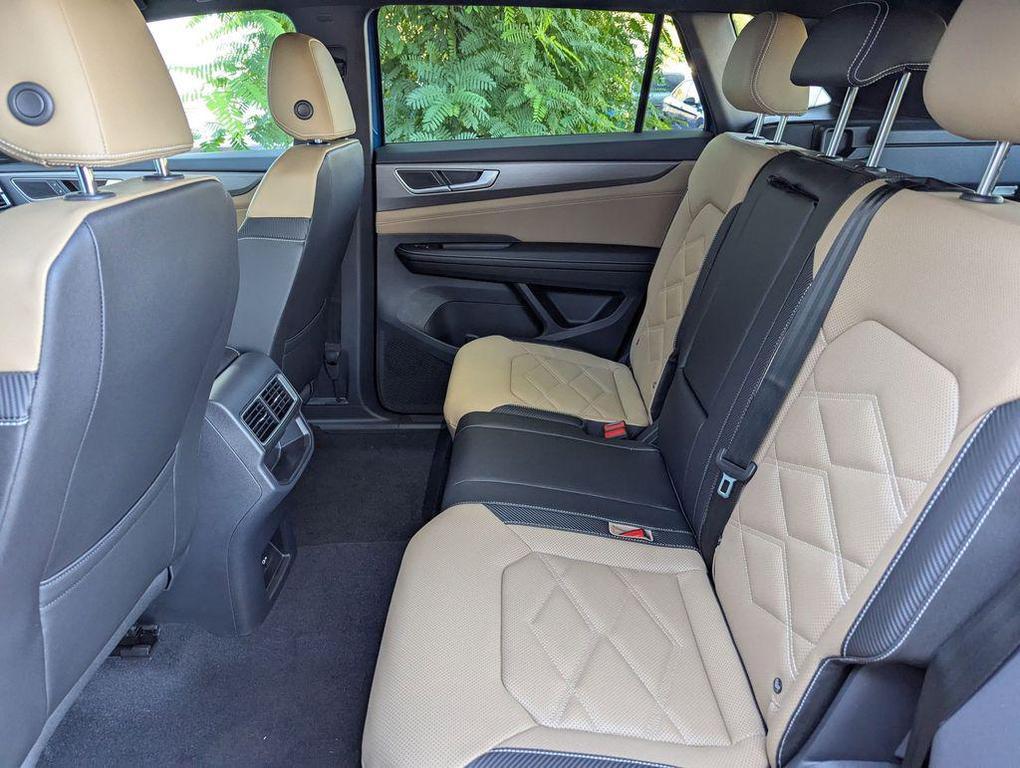 new 2026 Volkswagen Atlas Cross Sport car, priced at $40,080