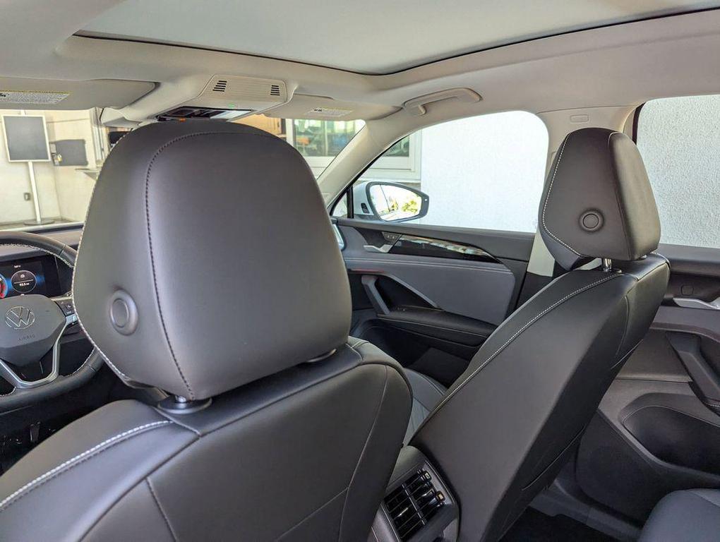 new 2025 Volkswagen Tiguan car, priced at $35,182