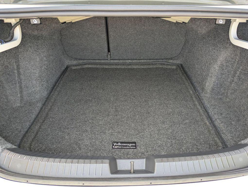 used 2025 Volkswagen Jetta car