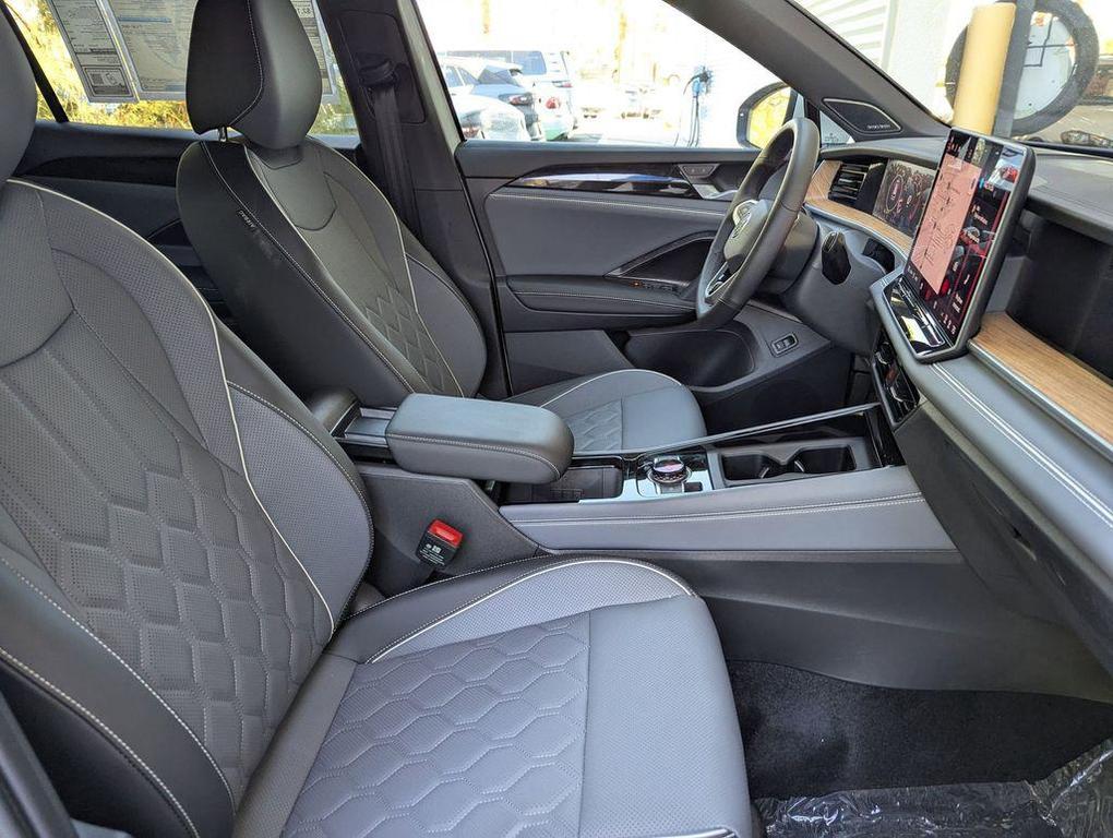 new 2025 Volkswagen Tiguan car, priced at $40,459