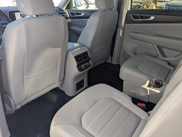 new 2025 Volkswagen Atlas car, priced at $52,284