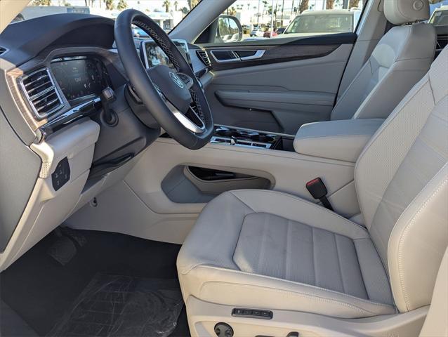 new 2025 Volkswagen Atlas car, priced at $52,284