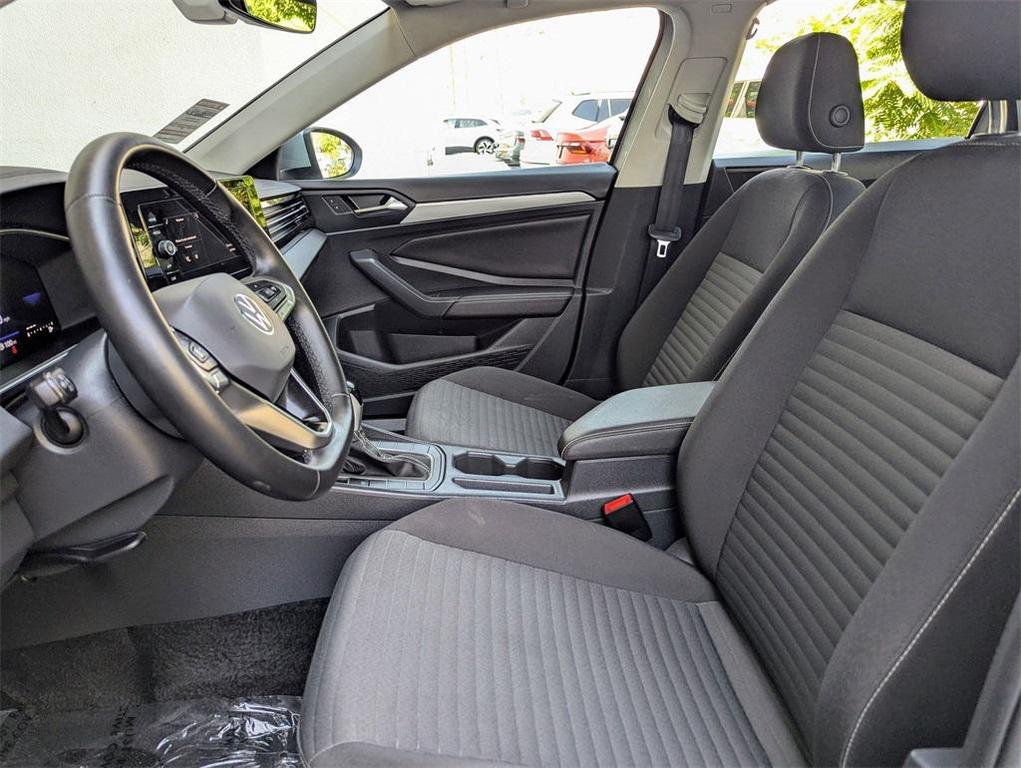 used 2025 Volkswagen Jetta car