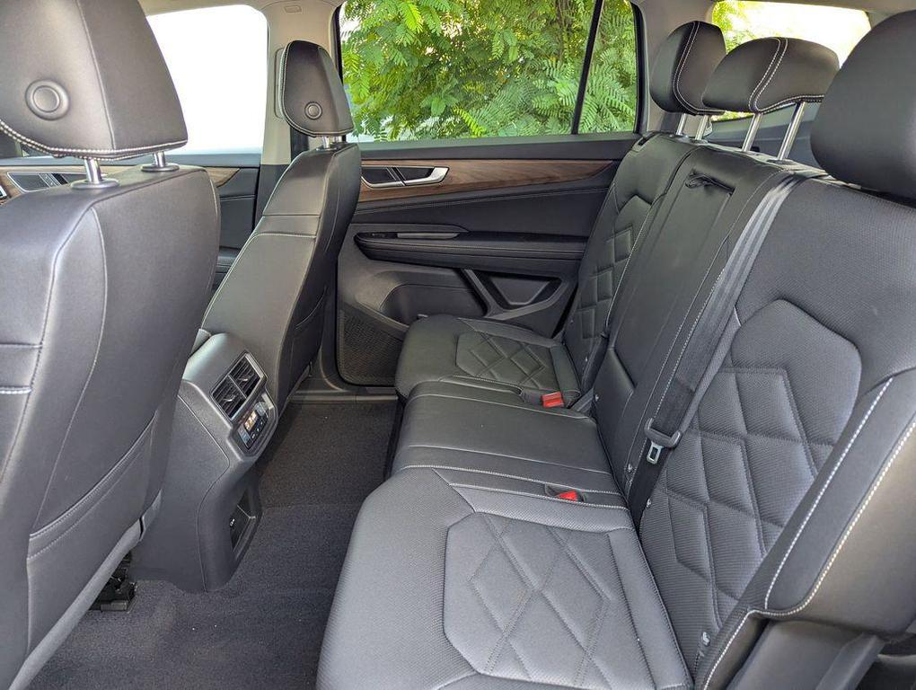 new 2026 Volkswagen Atlas car, priced at $42,127