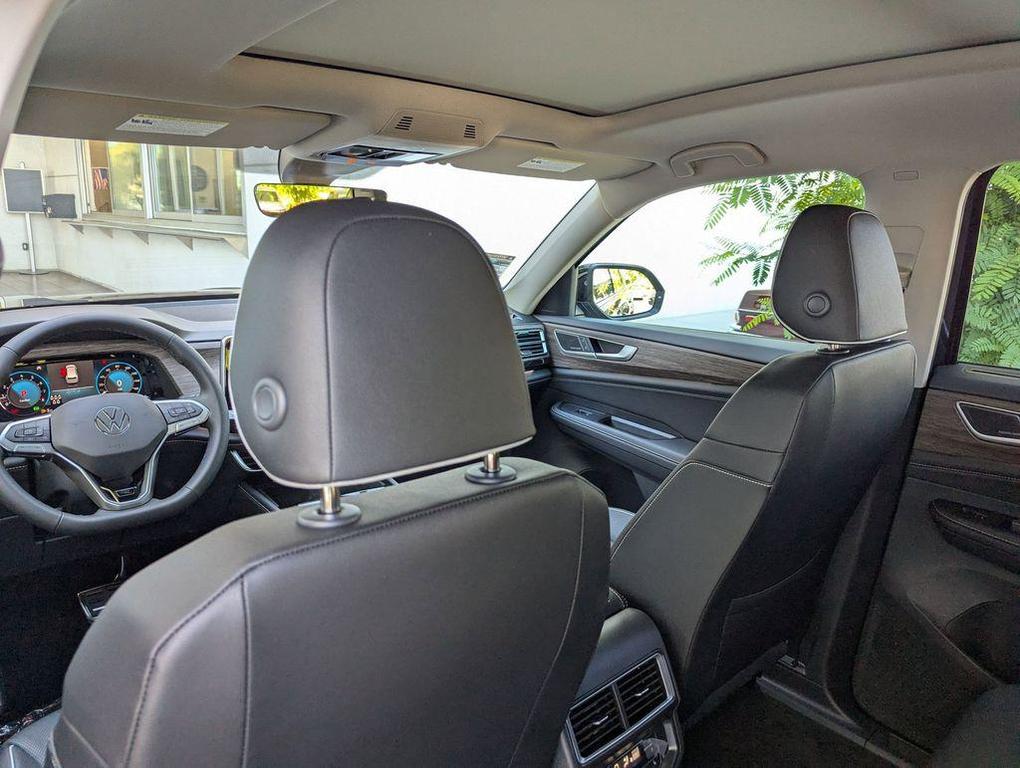 new 2026 Volkswagen Atlas car, priced at $57,654
