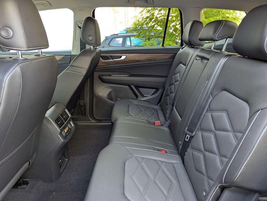 new 2026 Volkswagen Atlas car, priced at $43,504