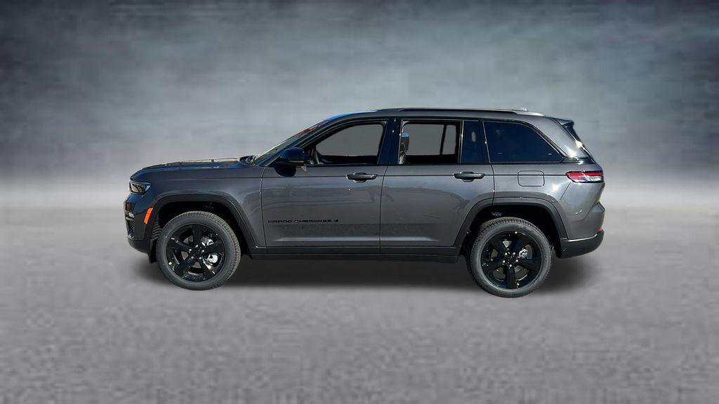 new 2025 Jeep Grand Cherokee car, priced at $43,304