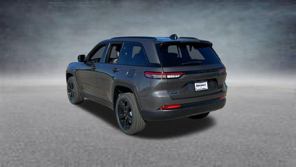 new 2025 Jeep Grand Cherokee car, priced at $43,304