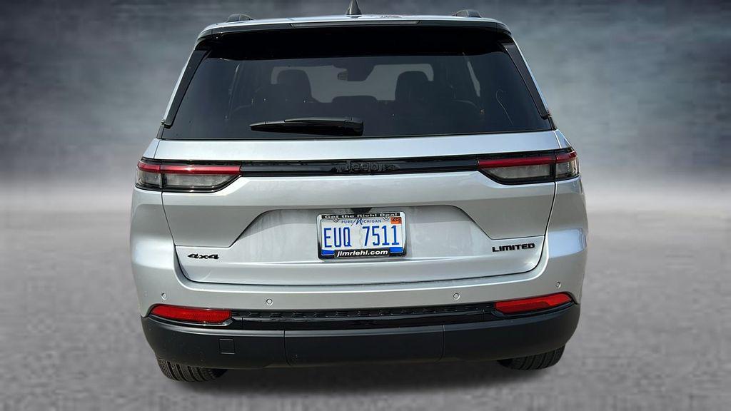 new 2025 Jeep Grand Cherokee car, priced at $43,304