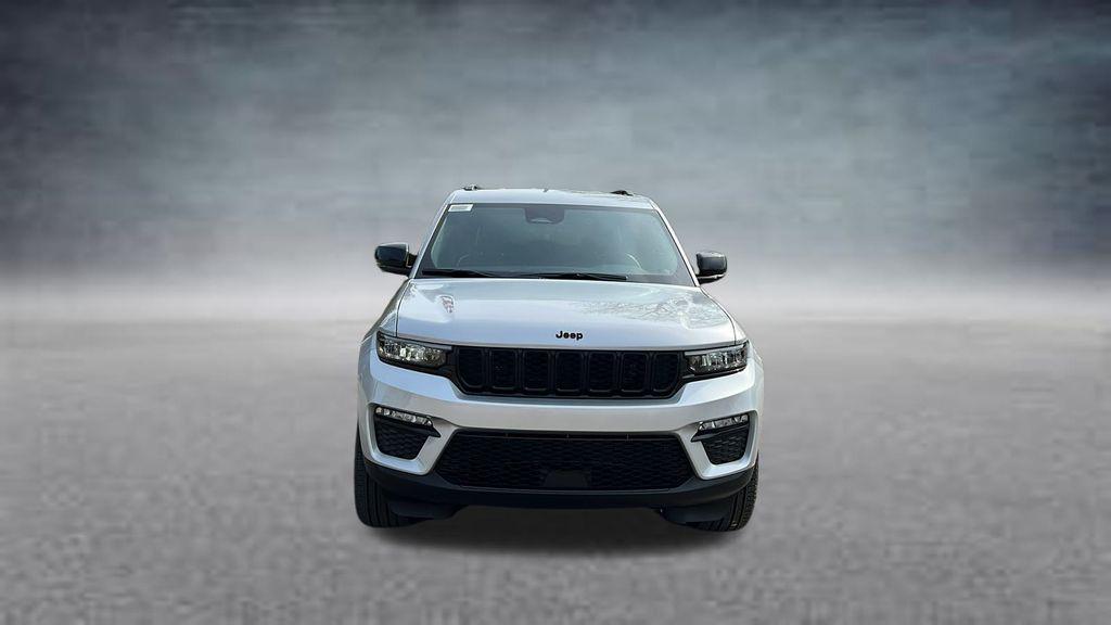 new 2025 Jeep Grand Cherokee car, priced at $43,304