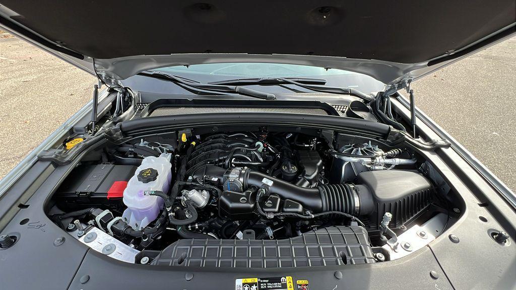 new 2025 Jeep Grand Cherokee car, priced at $43,304