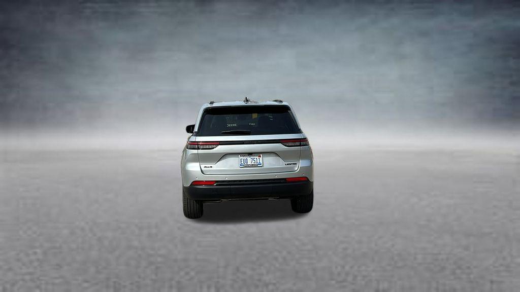 new 2025 Jeep Grand Cherokee car, priced at $43,304