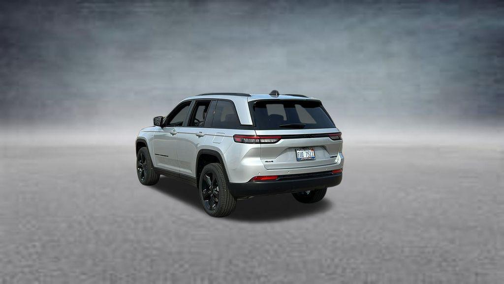 new 2025 Jeep Grand Cherokee car, priced at $43,304