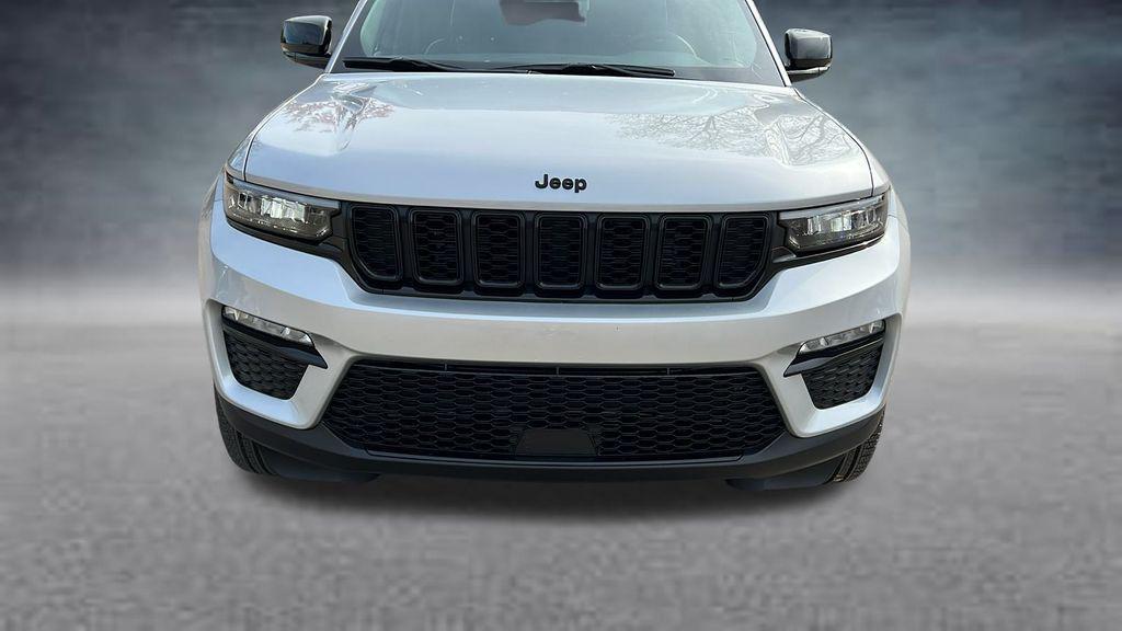 new 2025 Jeep Grand Cherokee car, priced at $43,304