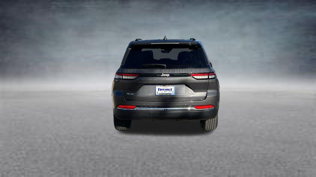 new 2025 Jeep Grand Cherokee car, priced at $42,624