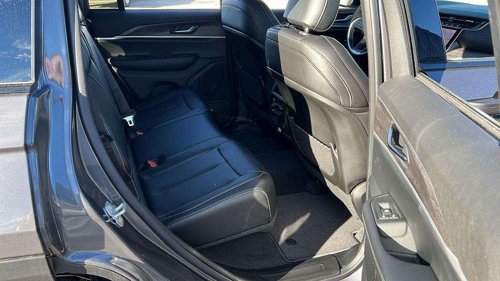 new 2025 Jeep Grand Cherokee car, priced at $42,624