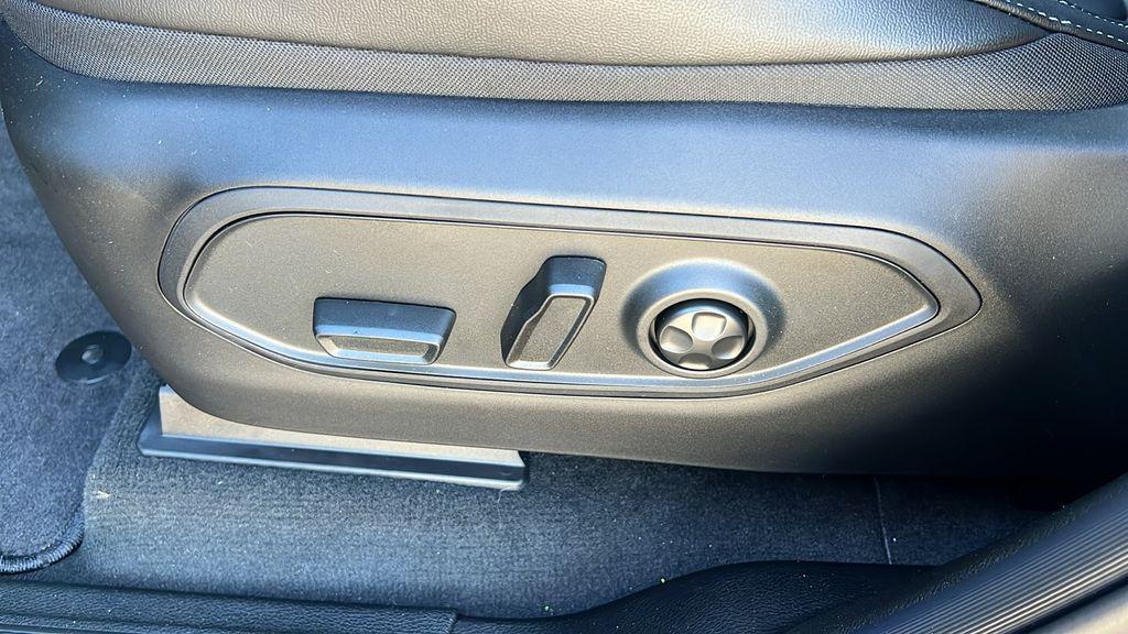 new 2025 Jeep Grand Cherokee car, priced at $42,624