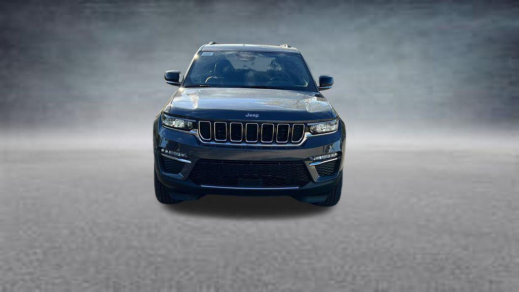 new 2025 Jeep Grand Cherokee car, priced at $42,624