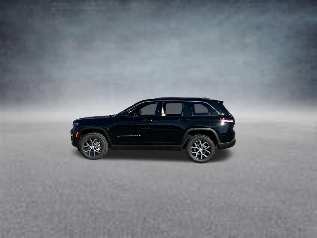 new 2025 Jeep Grand Cherokee car, priced at $41,124