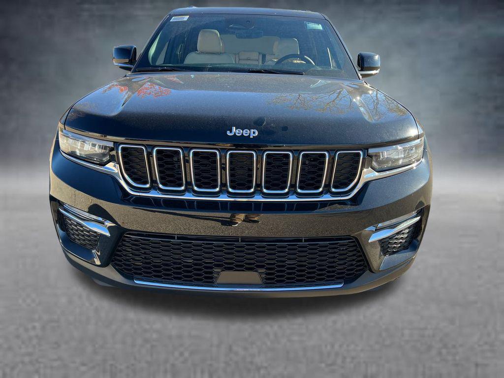 new 2025 Jeep Grand Cherokee car, priced at $41,124
