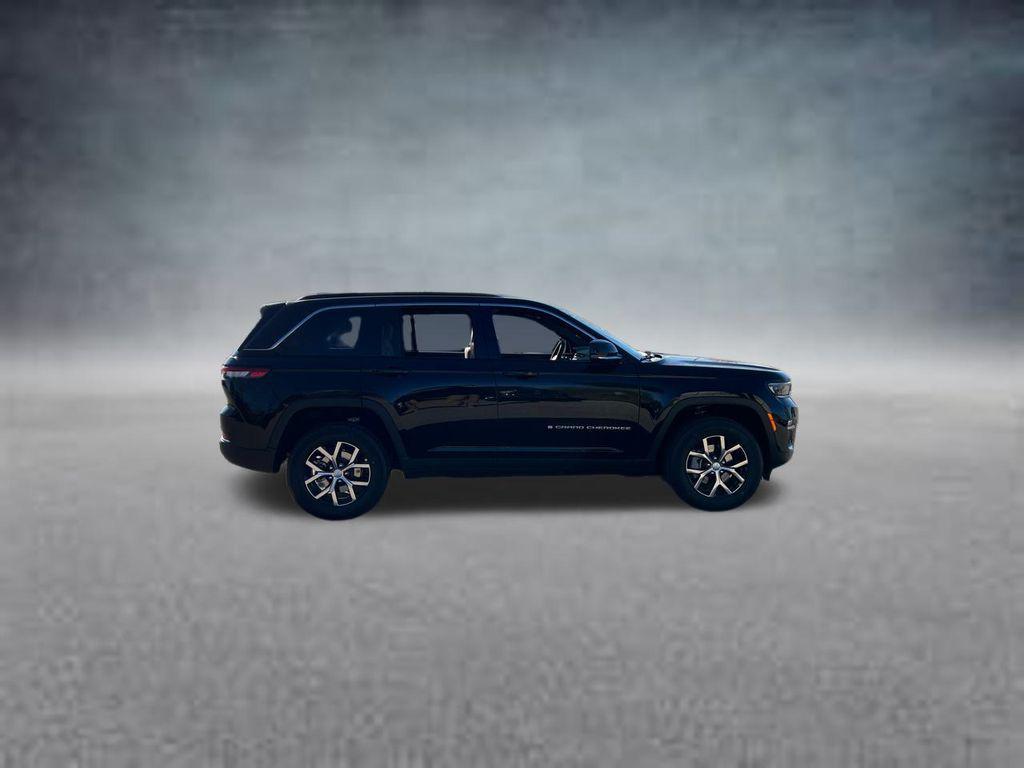 new 2025 Jeep Grand Cherokee car, priced at $41,124