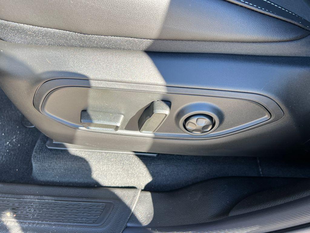 new 2025 Jeep Grand Cherokee car, priced at $39,873