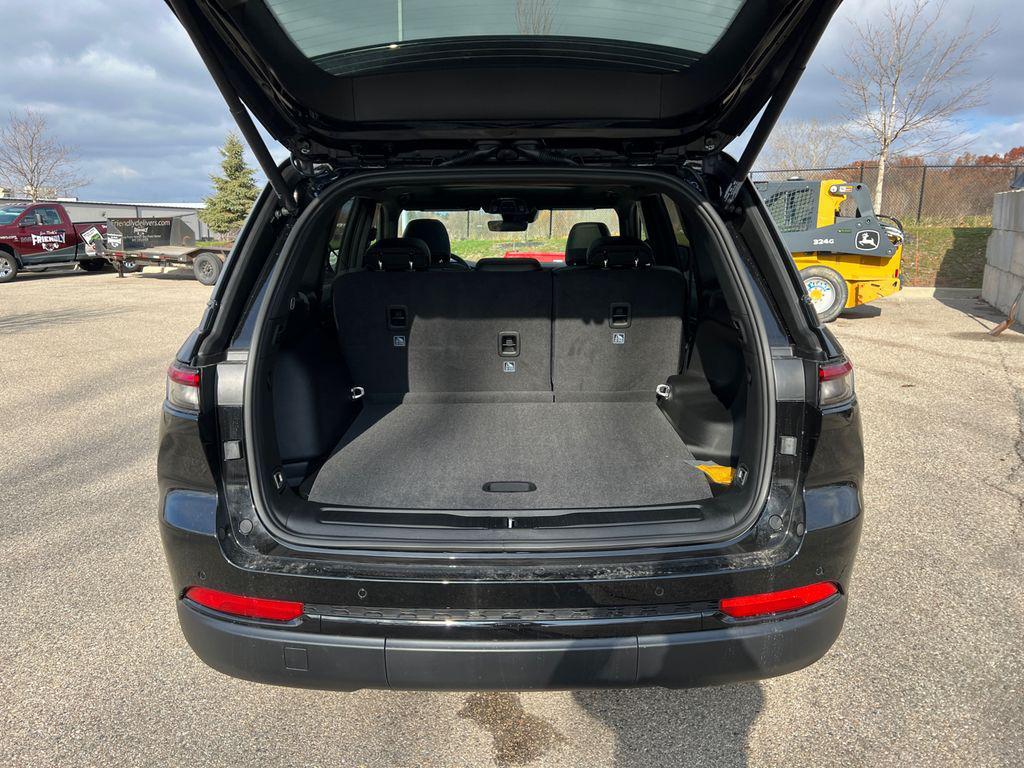 new 2025 Jeep Grand Cherokee car, priced at $47,659