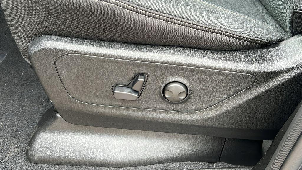 new 2025 Ram 1500 car, priced at $41,220