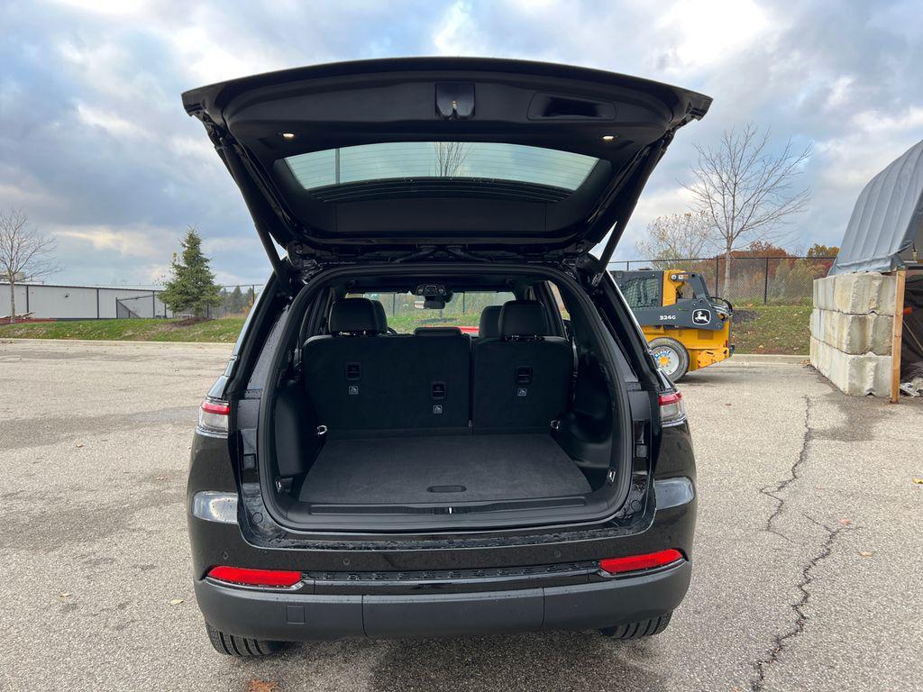 new 2025 Jeep Grand Cherokee car, priced at $46,808