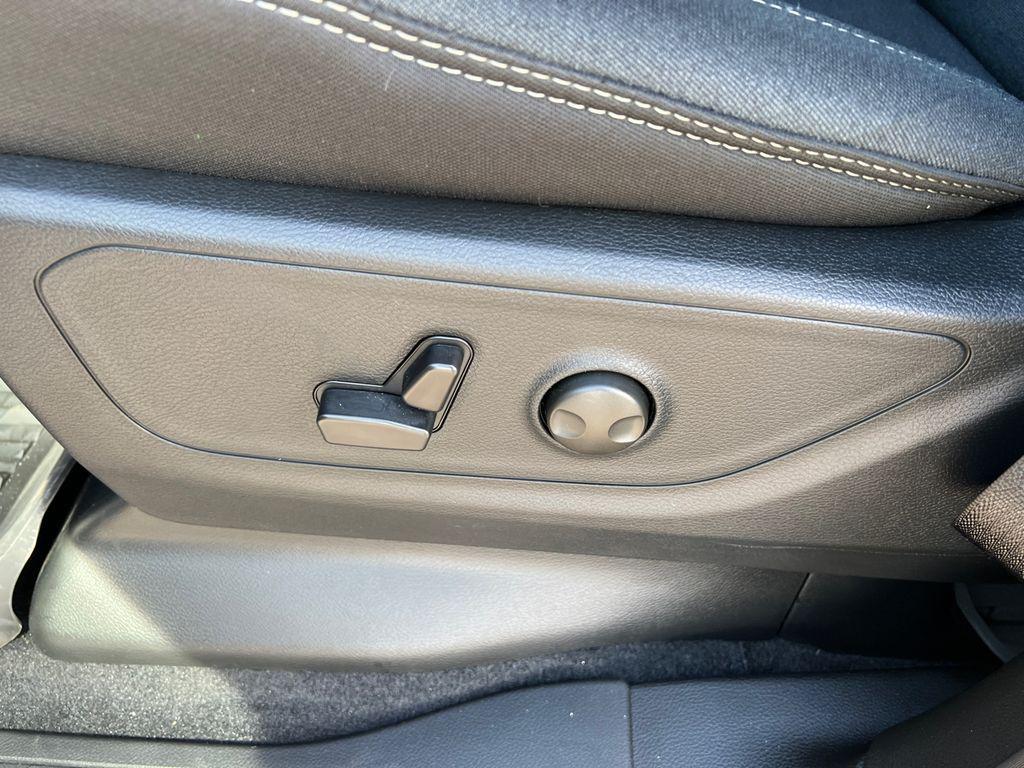 new 2025 Ram 1500 car, priced at $46,321