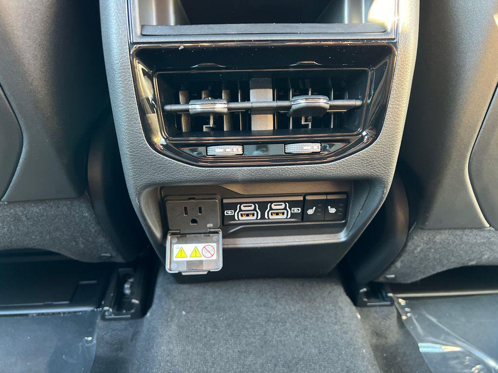 new 2025 Jeep Grand Cherokee car, priced at $40,974