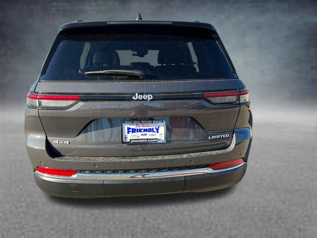 new 2025 Jeep Grand Cherokee car, priced at $40,974
