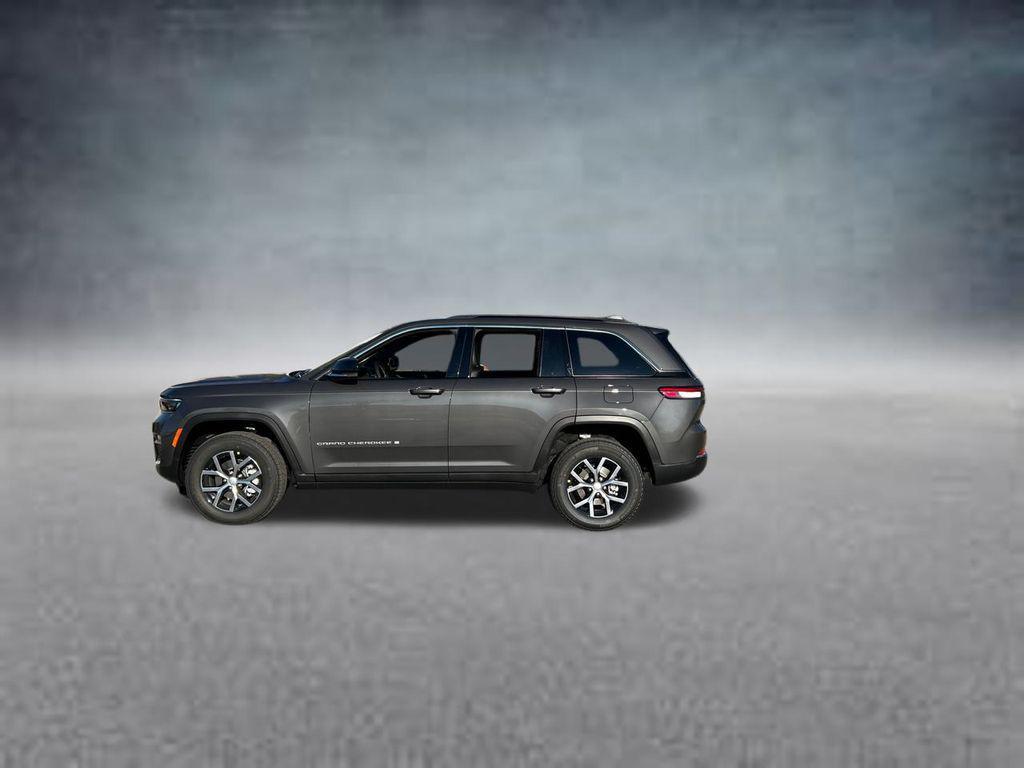 new 2025 Jeep Grand Cherokee car, priced at $40,974