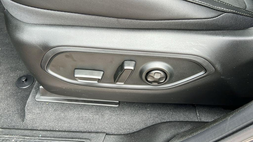 new 2025 Jeep Grand Cherokee L car, priced at $40,985