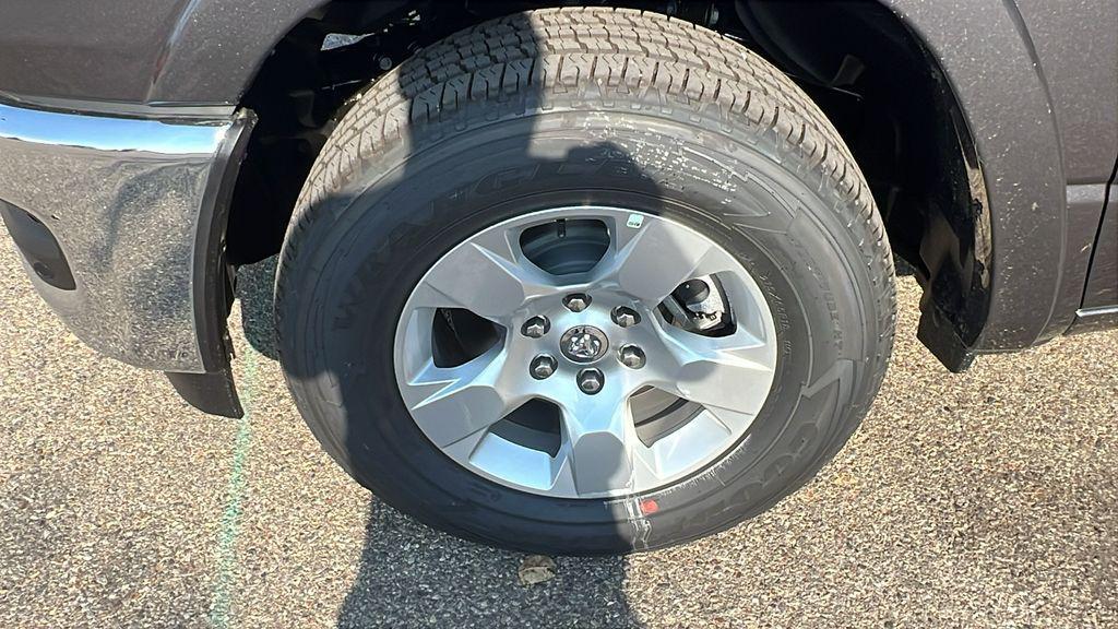 new 2025 Ram 1500 car, priced at $41,701