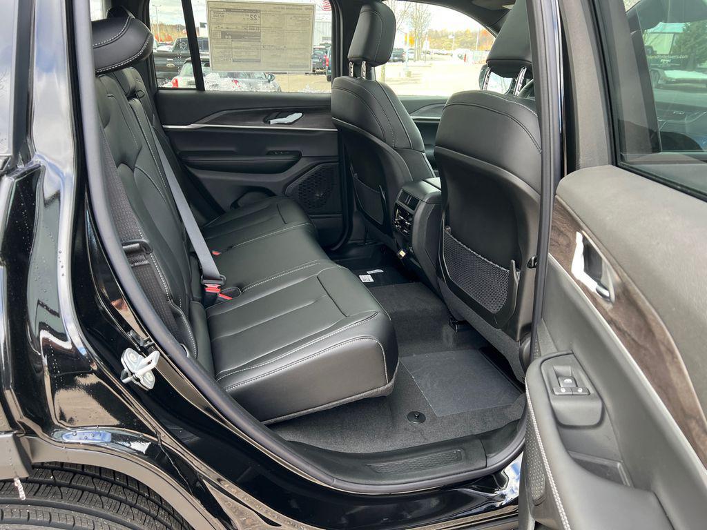 new 2025 Jeep Grand Cherokee car, priced at $46,808