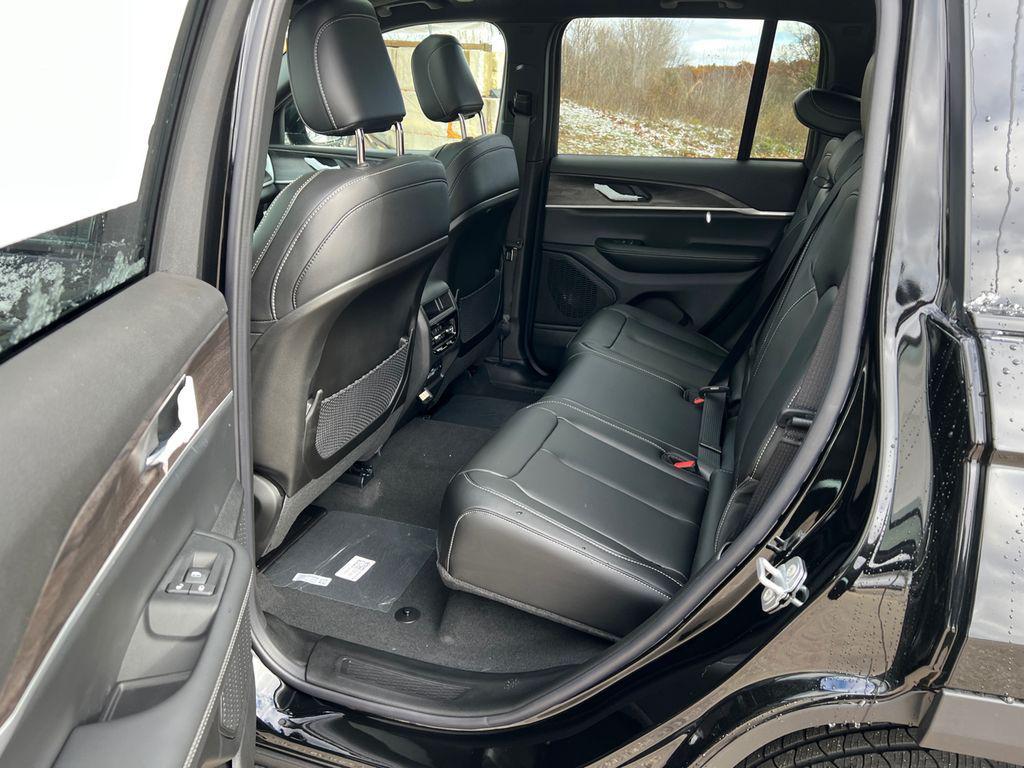 new 2025 Jeep Grand Cherokee car, priced at $46,808