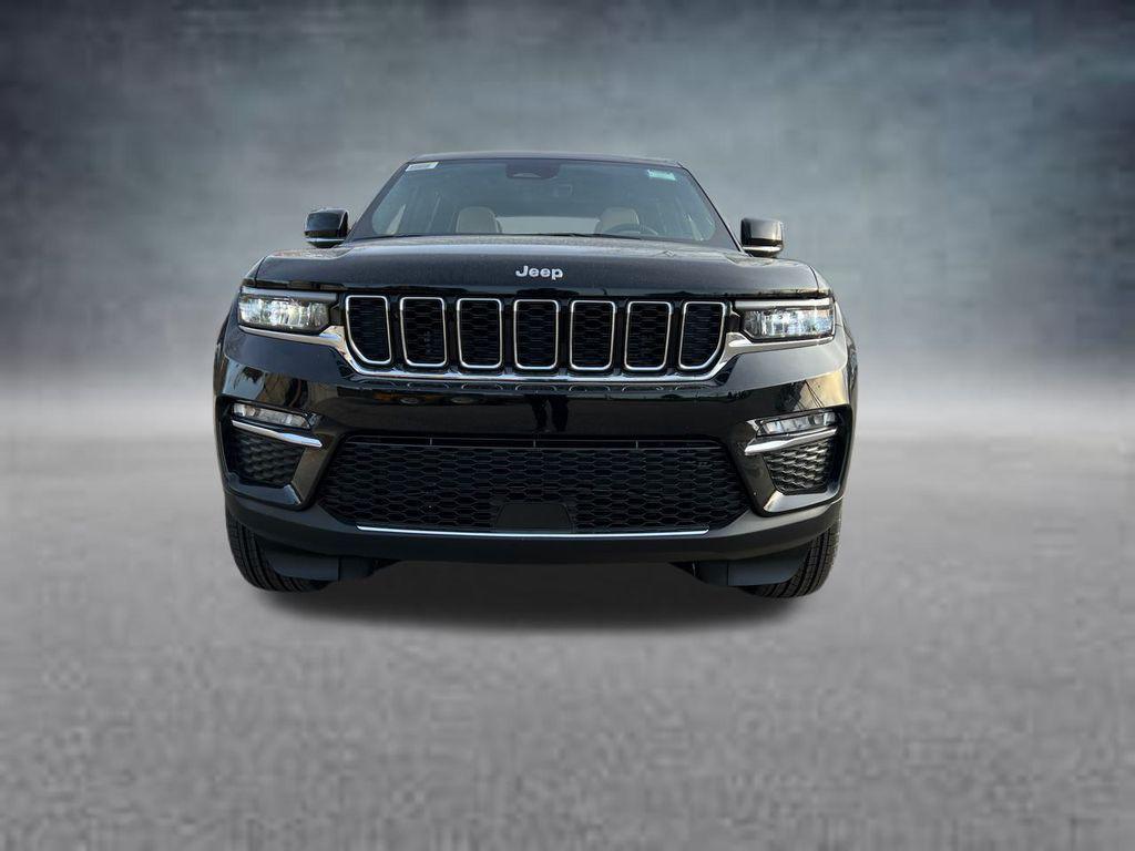 new 2025 Jeep Grand Cherokee car, priced at $43,124