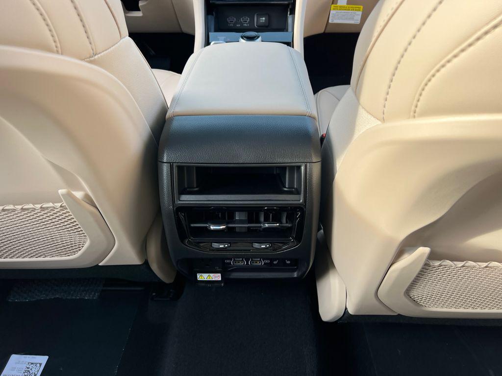 new 2025 Jeep Grand Cherokee car, priced at $43,124