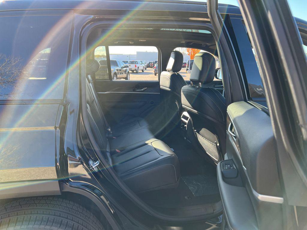 new 2025 Jeep Grand Cherokee car, priced at $45,454