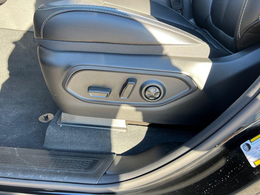 new 2025 Jeep Grand Cherokee car, priced at $45,454