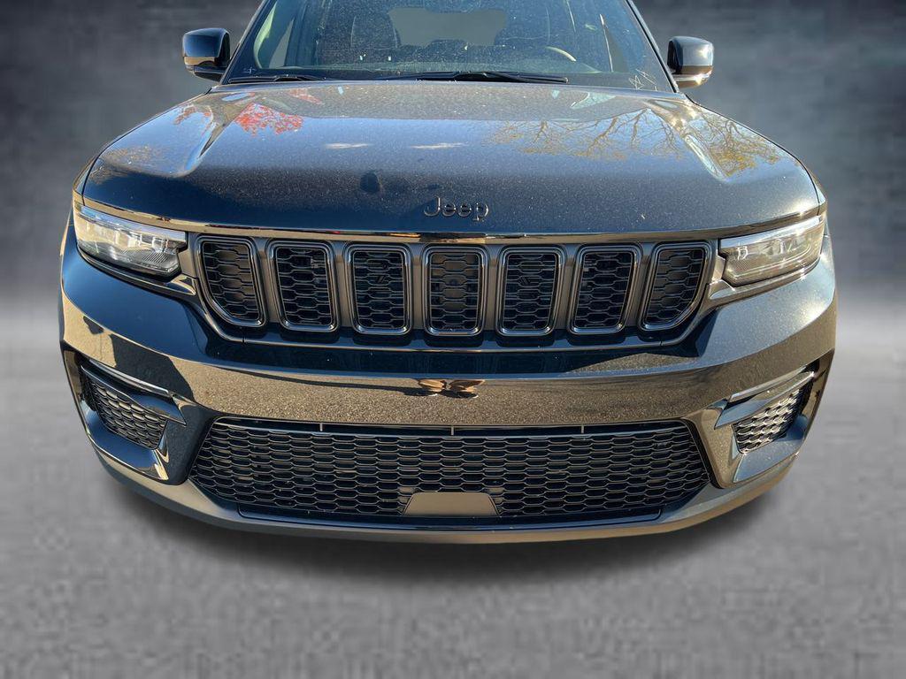 new 2025 Jeep Grand Cherokee car, priced at $45,454