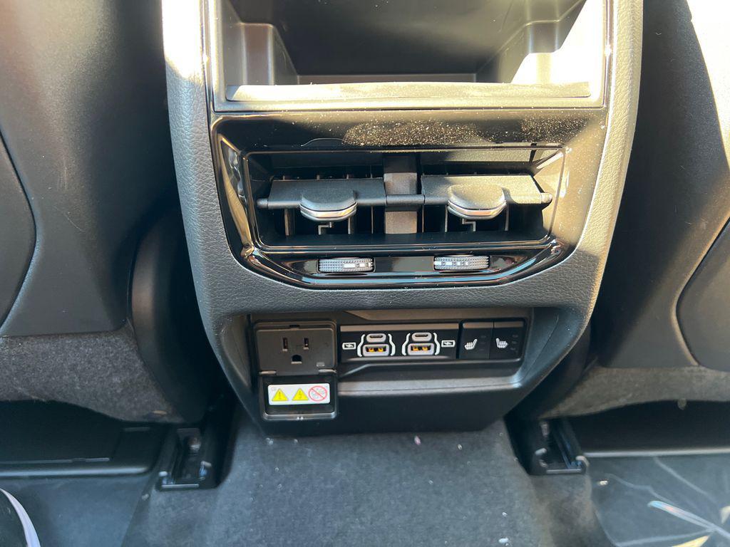 new 2025 Jeep Grand Cherokee car, priced at $45,454