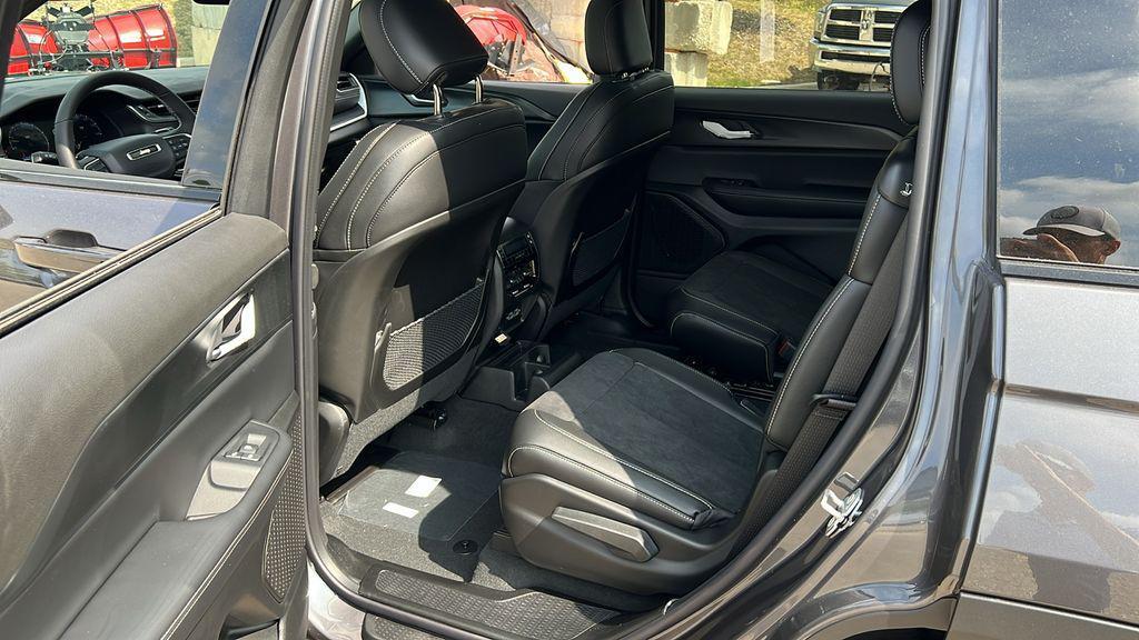 new 2025 Jeep Grand Cherokee L car, priced at $40,985