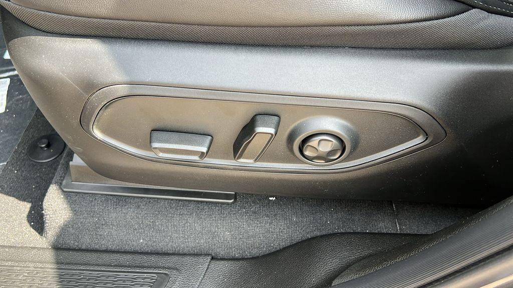 new 2025 Jeep Grand Cherokee L car, priced at $40,985