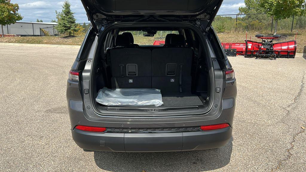 new 2025 Jeep Grand Cherokee L car, priced at $40,985