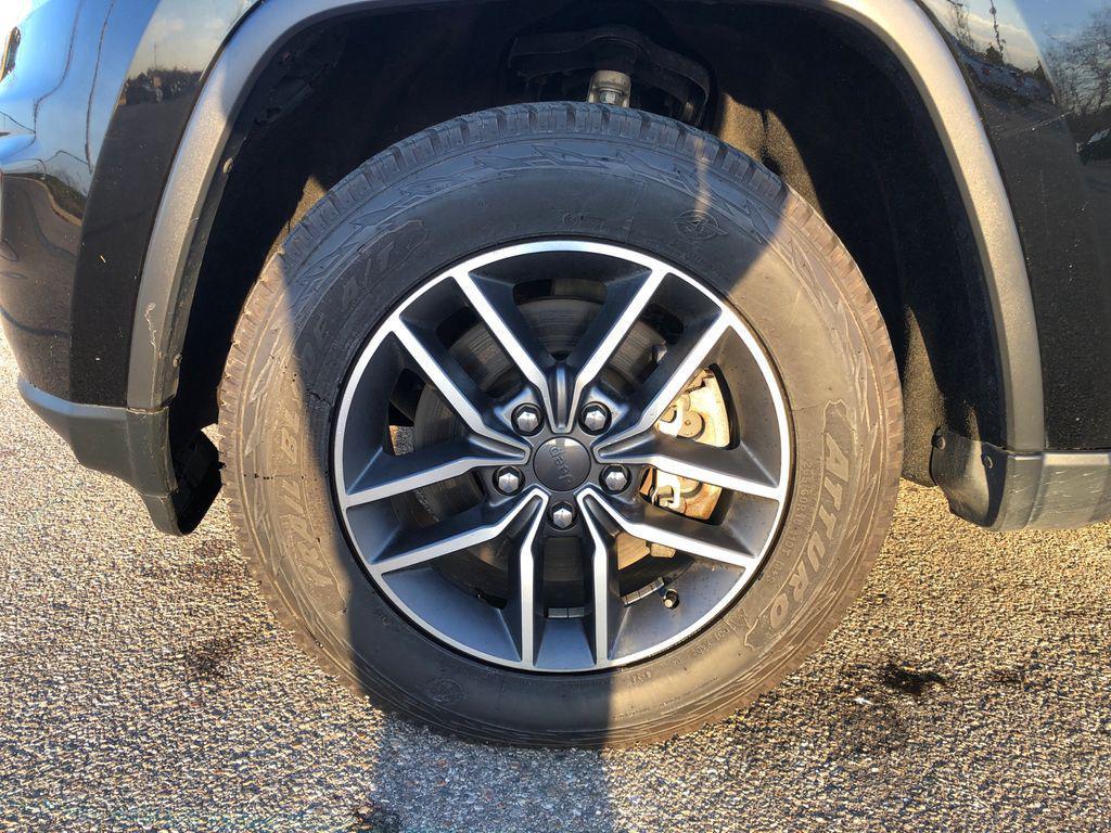 used 2022 Jeep Grand Cherokee car, priced at $28,000