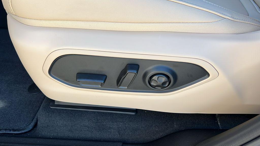 new 2025 Jeep Grand Cherokee L car, priced at $42,086