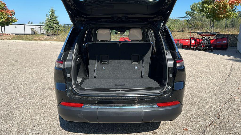 new 2025 Jeep Grand Cherokee L car, priced at $42,086